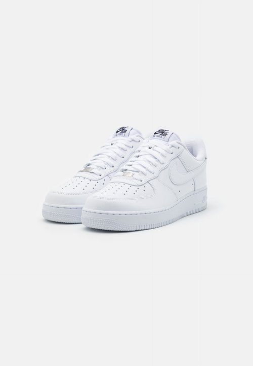 Nike Sportswear AIR FORCE 1 07 FLYEASE - Tenisky - WHITE