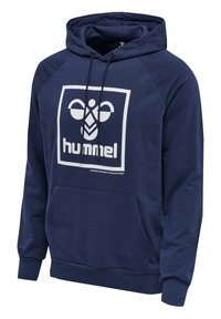 Navyblauer Hoodie mit Fronttasche, verstellbarem Kordelzug an der Kapuze und weißem Hummel-Logo, das eine stilisierte Biene in einem Quadrat zeigt.