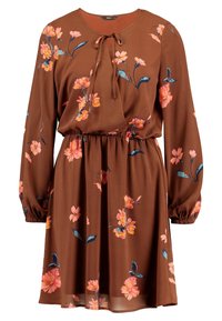 Brun klänning gjord av slät tyg, med långa puffärmar, elastisk midja och blommönster i rosa och blått. Inkluderar en knytkrage.