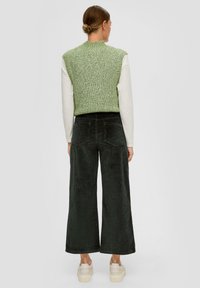 s.Oliver CULOTTE IN QUALITÄT - Broek - olivgrün