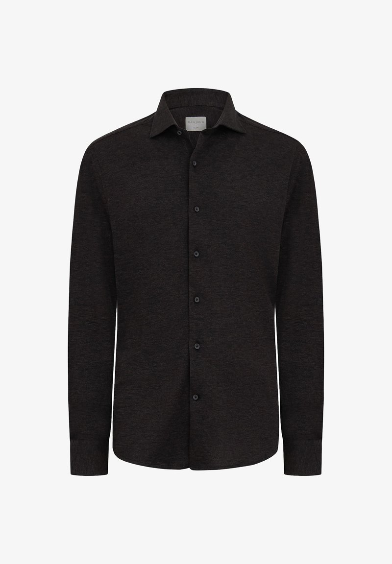 Camicia marrone scuro a maniche lunghe realizzata in tessuto strutturato, con chiusura frontale con bottoni, colletto e design slim fit. Bottoni neri decorano la parte frontale.