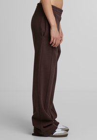 PROHIBITED CAMDEN  - Pantaloni sportivi - brown