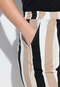 Ulla Popken STRIPED WIDE LEG CULOTTES - Broek - black