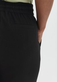 b.young BYDANTA - Shorts - black