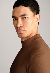 JOOP! DAVIDE - Strickpullover - braun