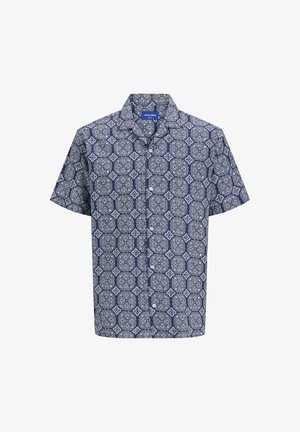 Camicia a maniche corte con bottoni e pantaloni corti abbinati in blu navy con intricate fantasie geometriche bianche. Tessuto leggero, vestibilità rilassata.