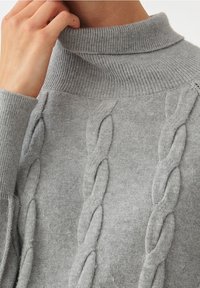 TATUUM Sweter