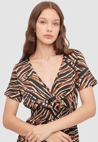 INSIDE ANIMAL - Vestido informal - multicolor