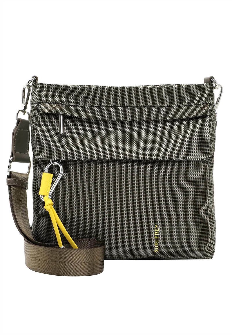 Sac bandoulière vert olive en tissu texturé, avec poche zippée et bandoulière réglable. Présente un accent jaune sur le point d'attache de la bandoulière.