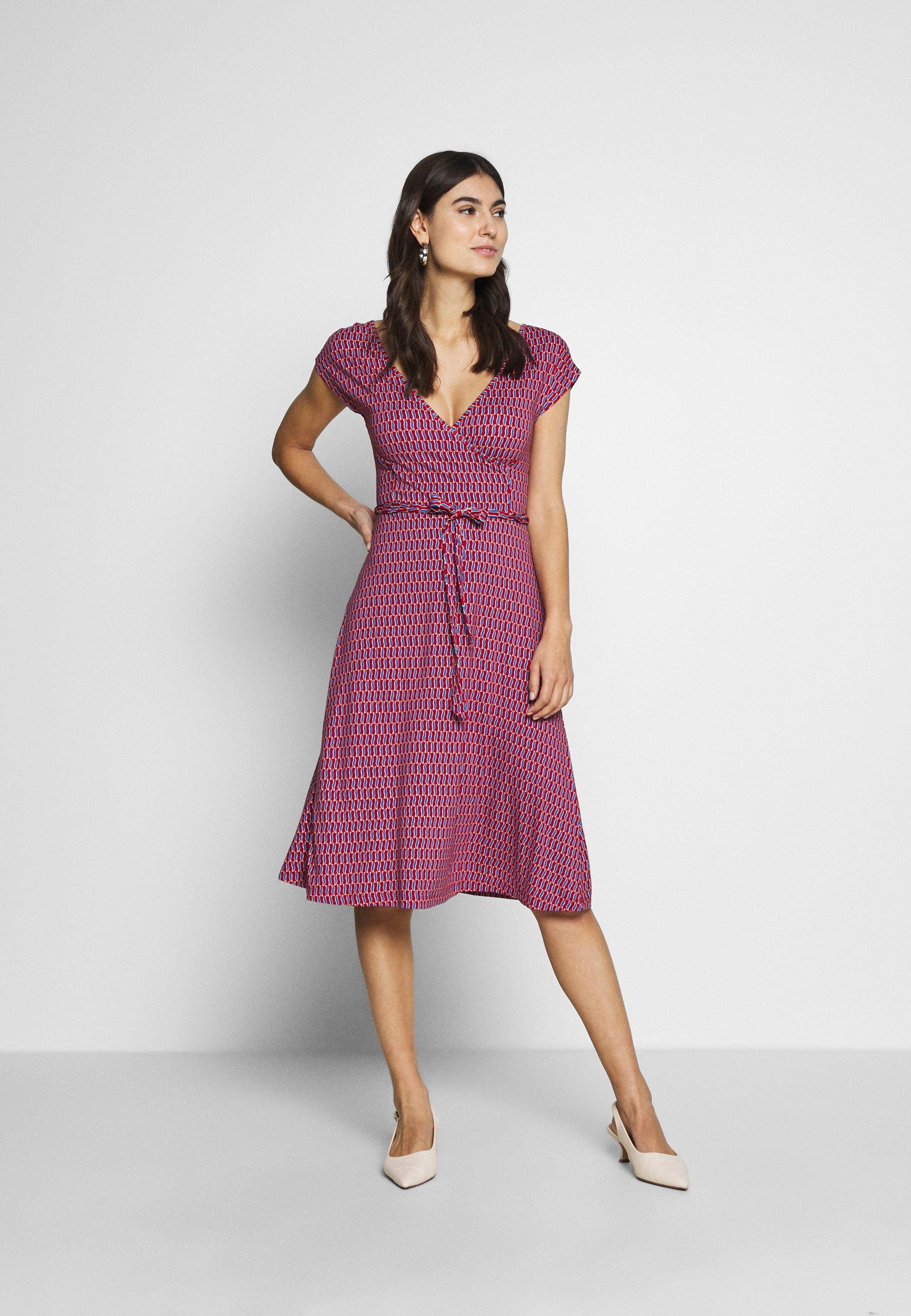 King Louie Mira Dress Friuli Jerseykleid Chili Red Rot Zalando De