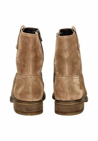 Beige Wildleder-Stiefeletten mit glatter Oberfläche, seitlichen Reißverschlüssen, runder Schuhspitze und einem braunen Blockabsatz.