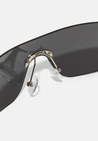 CHPO NEUKÖLLN UNISEX - Sluneční brýle - black