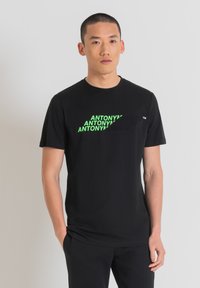 Unselected, black