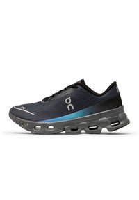 Zapatillas deportivas en color navy con una franja degradada en azul. Cuentan con una parte superior de malla transpirable, suela acolchada y múltiples recortes de ventilación.
