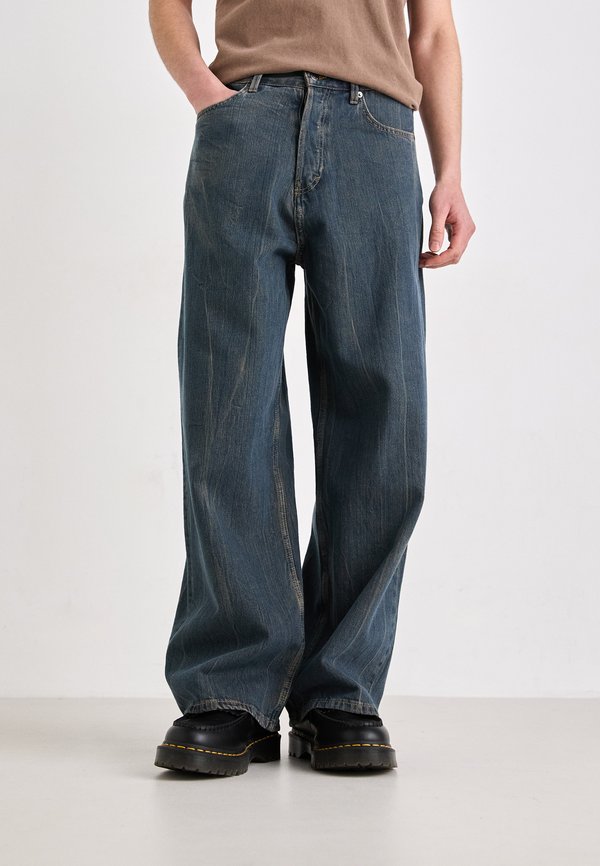 ASTRO LOOSE - Baggy Jeans