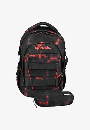 Zaino McNeill nero e rosso con motivo mimetico, con più scomparti e astuccio con cerniera coordinato davanti.