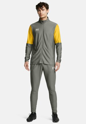 Under Armour CHALLENGER - Tuta - clay green