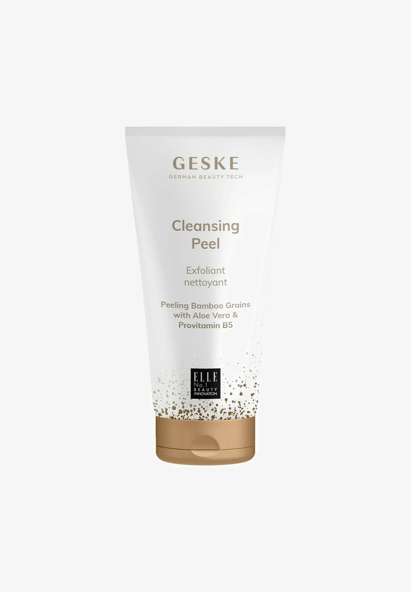 GESKE Cleansing Peel i en hvid tube med guld accenter. Indeholder skrubbende bambuskorn, Aloe Vera og Provitamin B5.