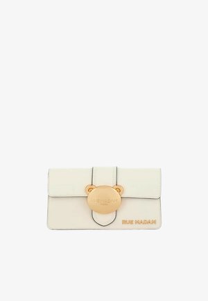 Kremfarvet rektangulær clutch med guldbjørneformet lukning og "RUE MADAM" præget i guld på frontens nederste højre side.