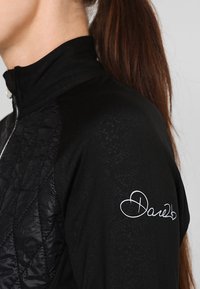 Dare 2B Chaqueta de entrenamiento - black