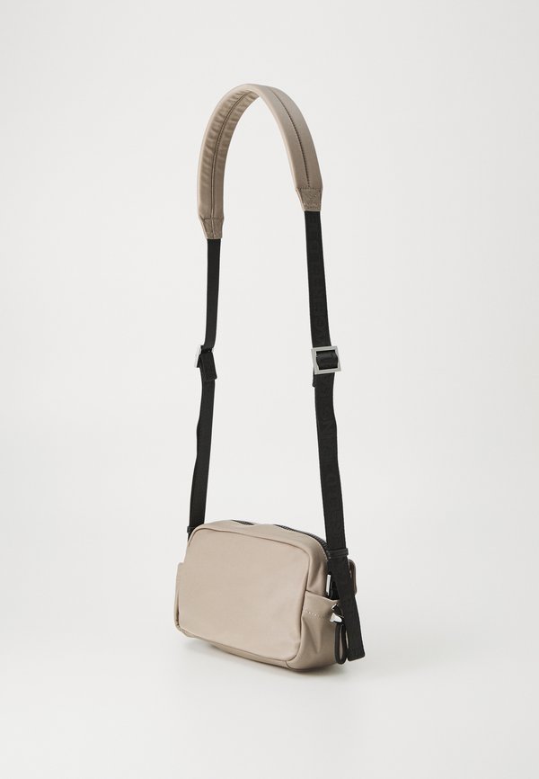 UTILITY CAMERA BAG UNISEX - Cross body bag - desert taupe4
