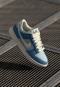 Nike Sportswear DUNK - Sporta apavi - smokey blue/pale ivory/denim turquoise/ochre/barely volt