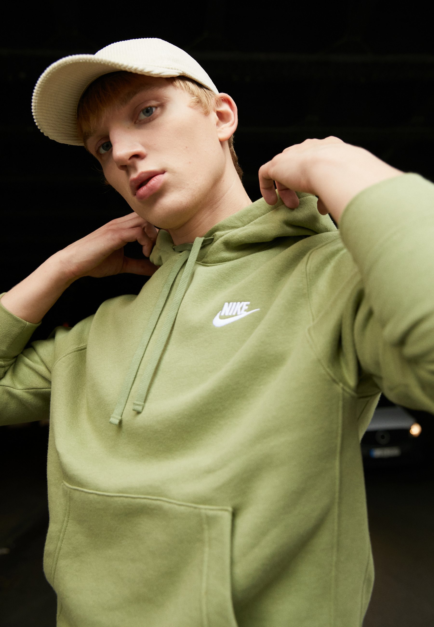 Nike Sportswear CLUB HOODIE - Sweatshirt - alligator/white/green -  Zalando.ie