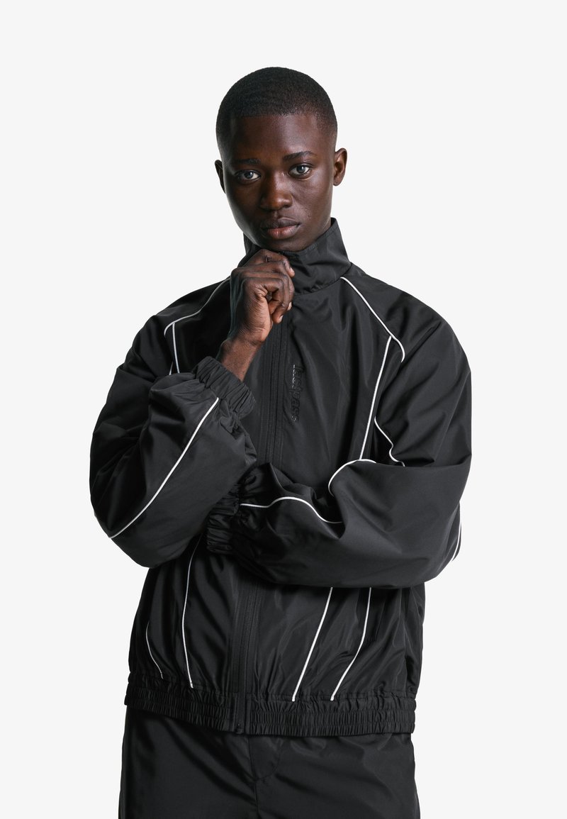 Bershka TECHNICAL - Geacă bomber - black