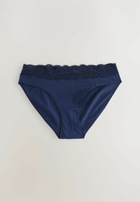 Sous-vêtements en coton bleu marine avec une taille en dentelle noire à bords festonnés, dotés d'une texture lisse et d'une coupe mi-haute.