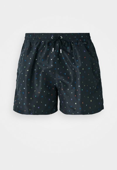 Crne kupaće kratke hlače s vezicom u struku, s šarenim uzorkom slova. Izrađene su od glatkog, laganog materijala, s bočnim džepovima.