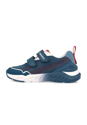 Scarpa da bambino blu e rossa con suola bianca, due cinturini in Velcro, tomaia in mesh e linguetta rossa sul tallone.