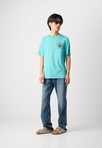 Scotch & Soda REGULAR FIT FRONT BACK - Print T-shirt - agate green