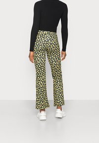 Even&Odd Tygbyxor - black