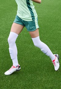 Nike Performance SHORT BRANDED - Športové šortky - bicoastal/vapor green