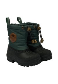 Bottes d'hiver matelassées vertes avec semelles en caoutchouc noires, dotées d'une étiquette logo en cuir, d'un haut à cordon de serrage et d'accents en métal.