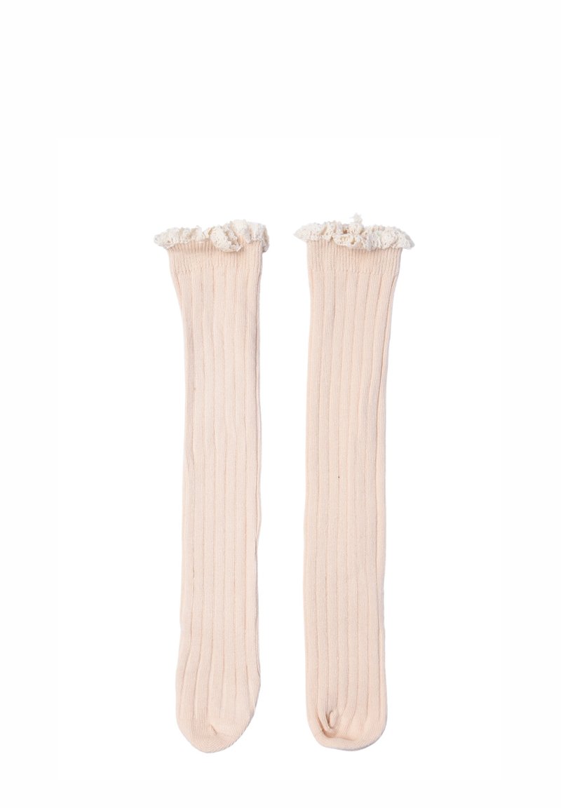 Calze a costine alte fino al ginocchio in morbido tessuto di un delicato rosa chiaro, con un bordo bianco arricciato sulla parte superiore. Texture liscia, forma allungata e righe uniformi.