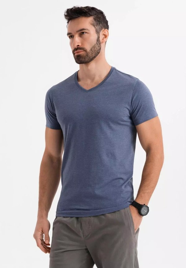 CLASSIC WITH A V-NECK - T-Shirt basic
