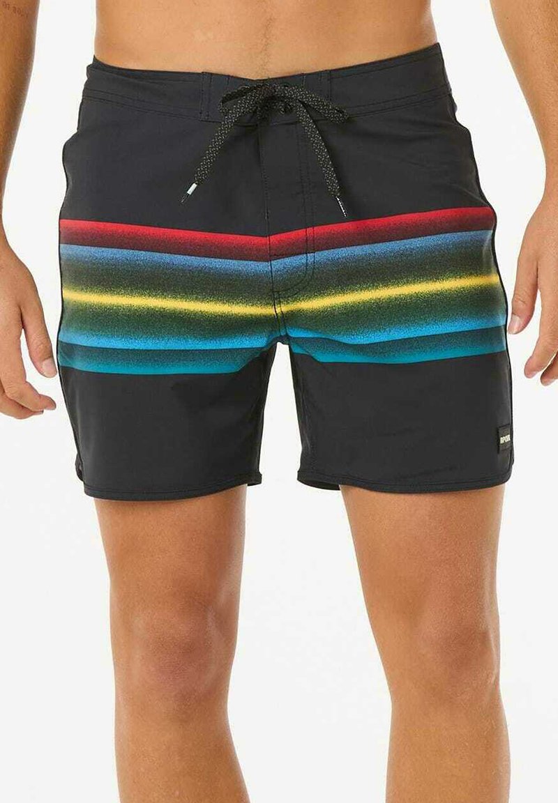 Bañadores negros con rayas horizontales en rojo, amarillo y azul en la cintura, con cordón y un pequeño logo de la marca en la pierna.