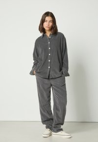 American Vintage Hlače - grigio