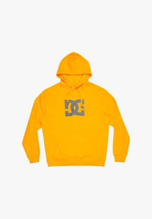 Gelbes Kapuzensweatshirt aus weichem Stoff, mit einem grauen Logodesign auf der Vorderseite, einer Kängurutasche und verstellbarem Kordelzug in der Kapuze.