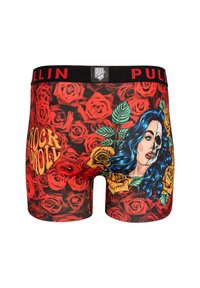Boxers avec un motif de roses rouges, un graphique d'une femme aux cheveux bleus et au visage de crâne, et une ceinture noire avec la marque "PULL IN".