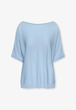 Top de punto de manga corta azul claro con cuello amplio tipo barco y ajuste holgado, con bordes acanalados en las mangas y el dobladillo.