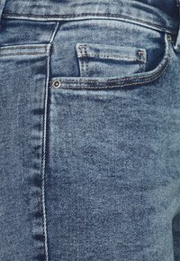 Pieces Petite Jeans straight leg - light blue