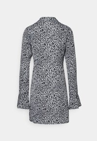 IN THE STYLE Freizeitkleid - grey