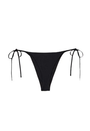 Čierne spodné diely bikin s nastaviteľnými bočnými šnúrkami, s jednoduchým a minimalistickým dizajnom na bielom pozadí.