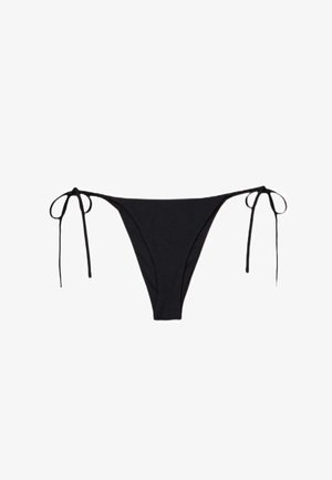 Schwarzer Bikini-Hotpants mit verstellbaren Seitenschnüren, mit einfachem und minimalistischem Design vor weißem Hintergrund.