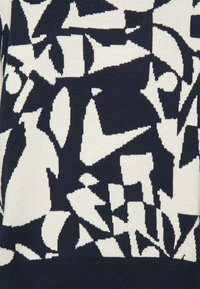 Monki Stickad tröja - black