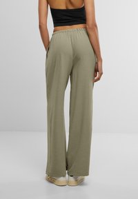 Urban Classics STRUCTURED WIDE - Bukse - paleolive