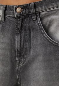 ONLY ONLJULIA LOOSE FIT BAGGY - Široke kavbojke - light grey denim