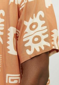 Jack & Jones JORLUKE OCEAN RESORT STYD - Camisa - carnelian